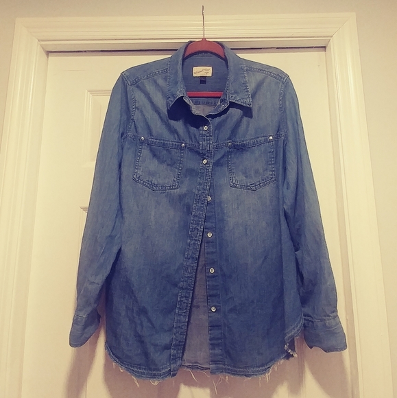 Universal Thread Tops - Denim button down long sleeve top.